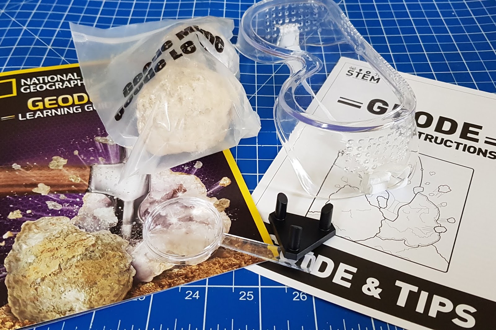 The Brick Castle: National Geographic Break Open Geodes Set Review 